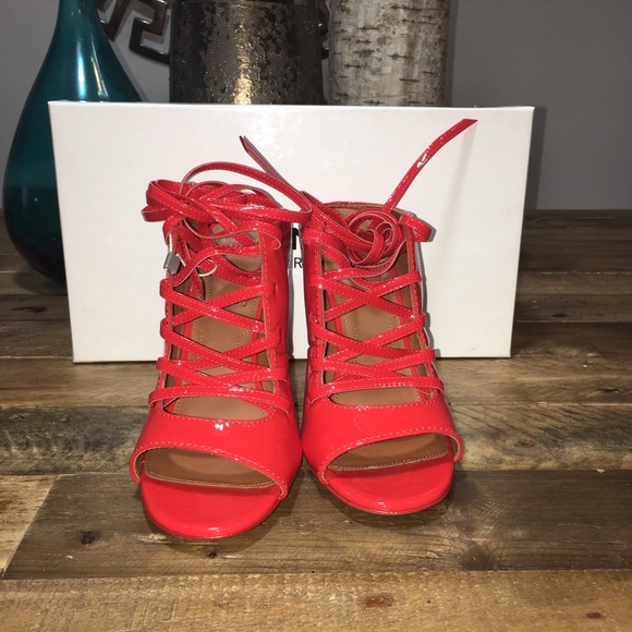 New Givenchy Patent Leather Lace-up Mules - Picture 7 of 8